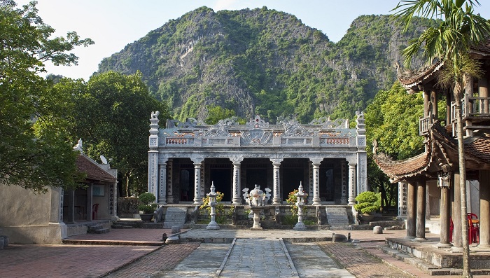 Hoa Lu temple