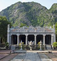 Hoa Lu temple