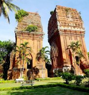 tháp đôi quy nhơn
