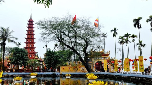 Những ngôi đền, chùa nổi tiếng linh thiêng ở Hà Nội