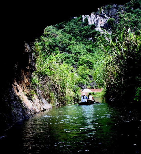 thăm hang ở Tràng An