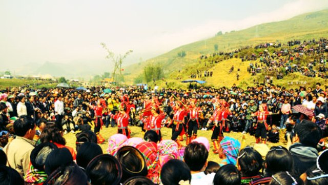 Hấp dẫn lễ hội Xuống đồng Sapa – Lào Cai